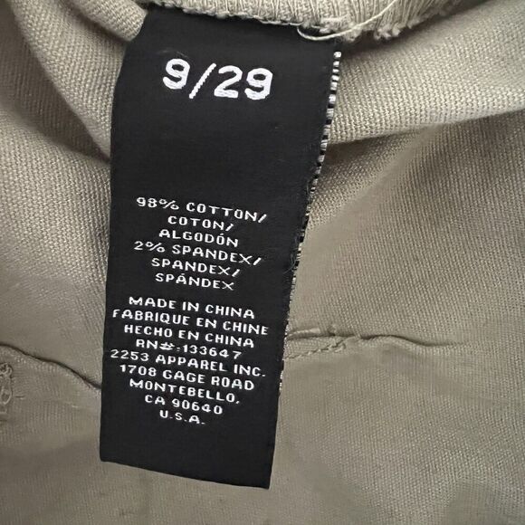 BCBGeneration Women’s Pants 9/29 High Rise Leg Crop Button Fly - Picture 4 of 6